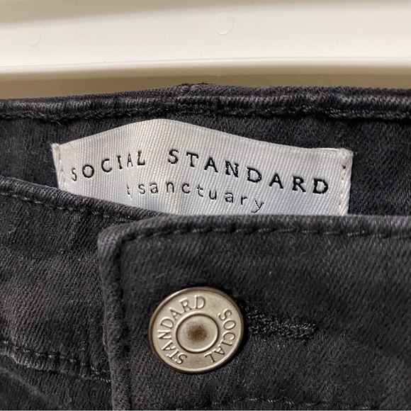 Social Standard by Sanctuary Black Camo Jeggings Sz 6 - Picture 3 of 9